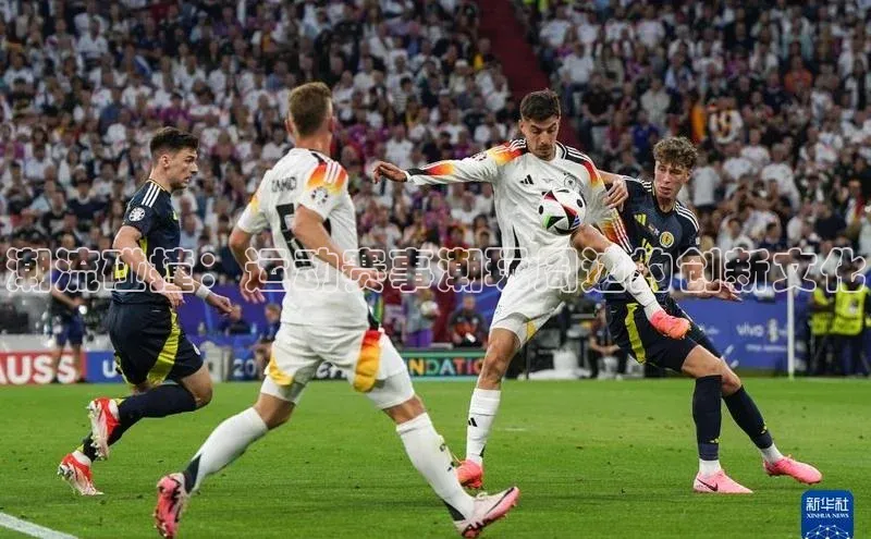 28圈.ccmpc百度翻译App潮流碰撞：运动赛事潮玩周边的创新文化